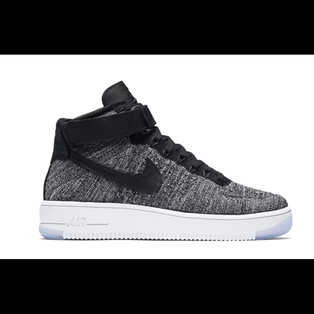 Nike Air Force 1 Mid Flyknit in Oreo Size 5